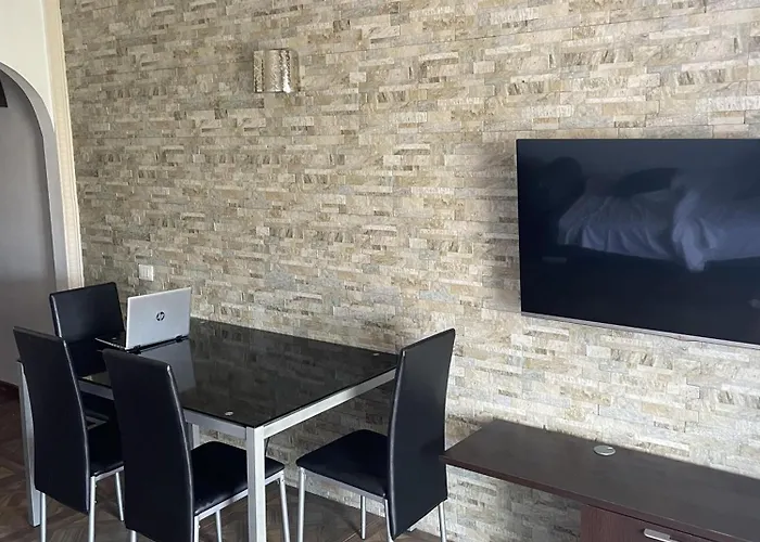 Tropical Bliss Escape In Апартаменти Адехе